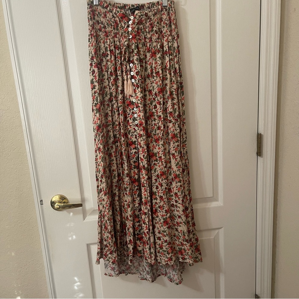 Floral maxi skirt w/ middle slit - NWT